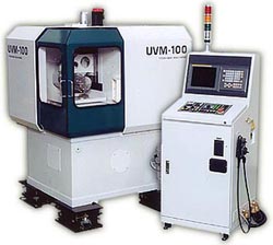 超精密小型微細加工機UVM-100A