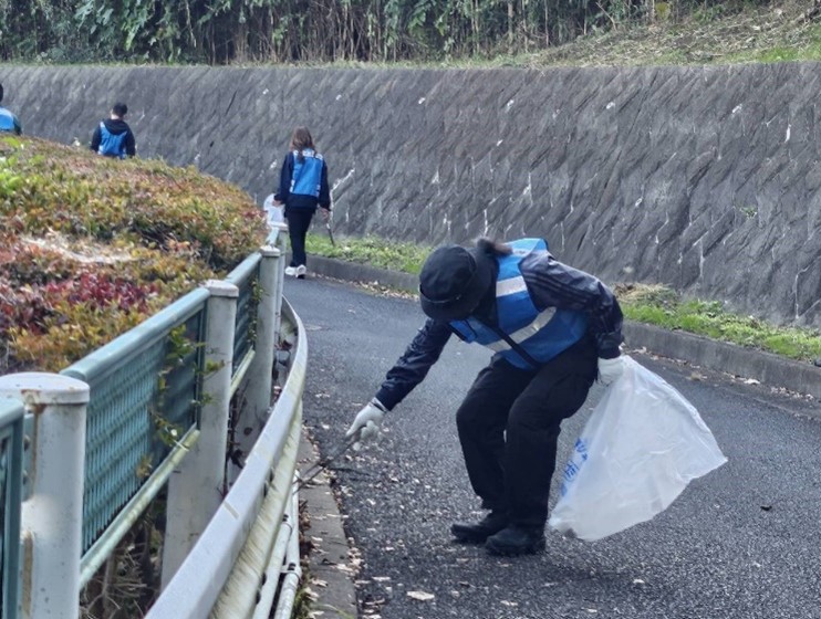 ⾼座地区河川の清掃活動
