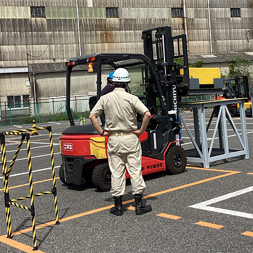 資格取得事業への協力