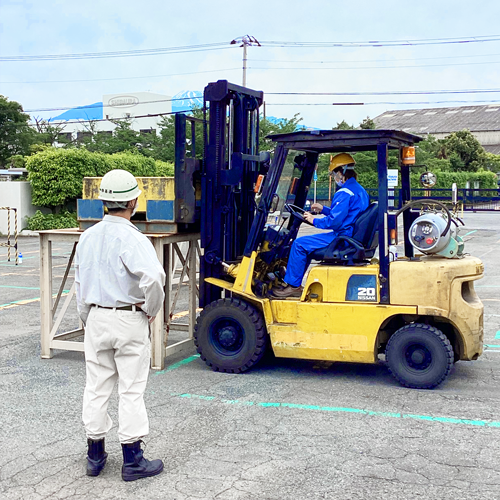 資格取得事業への協力