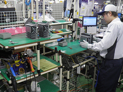 電子機器製造現場の画像